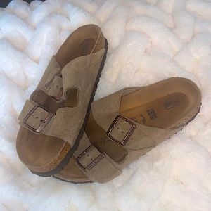 Brown Birkenstock’s